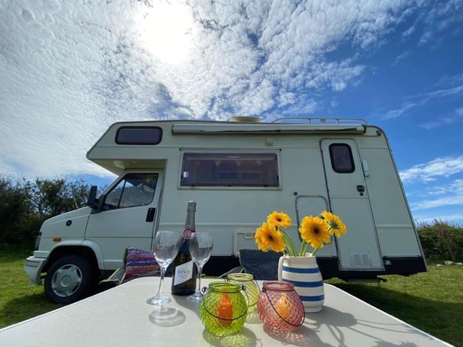 St Ives Lily Cosy Campervan With Sea Views & Amazing Sunrises المظهر الخارجي الصورة