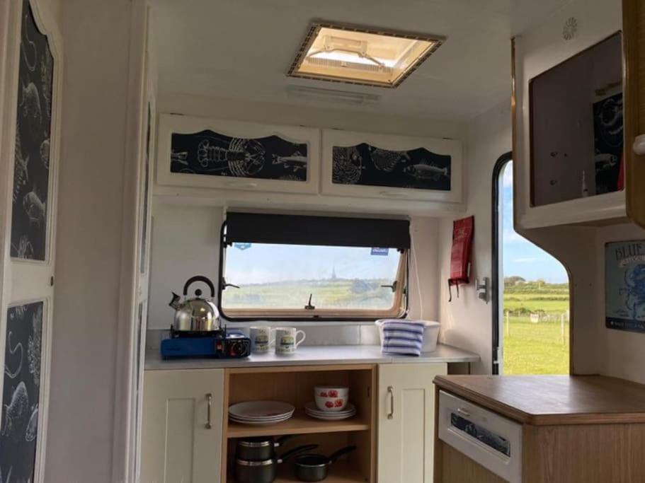 St Ives Lily Cosy Campervan With Sea Views & Amazing Sunrises المظهر الخارجي الصورة